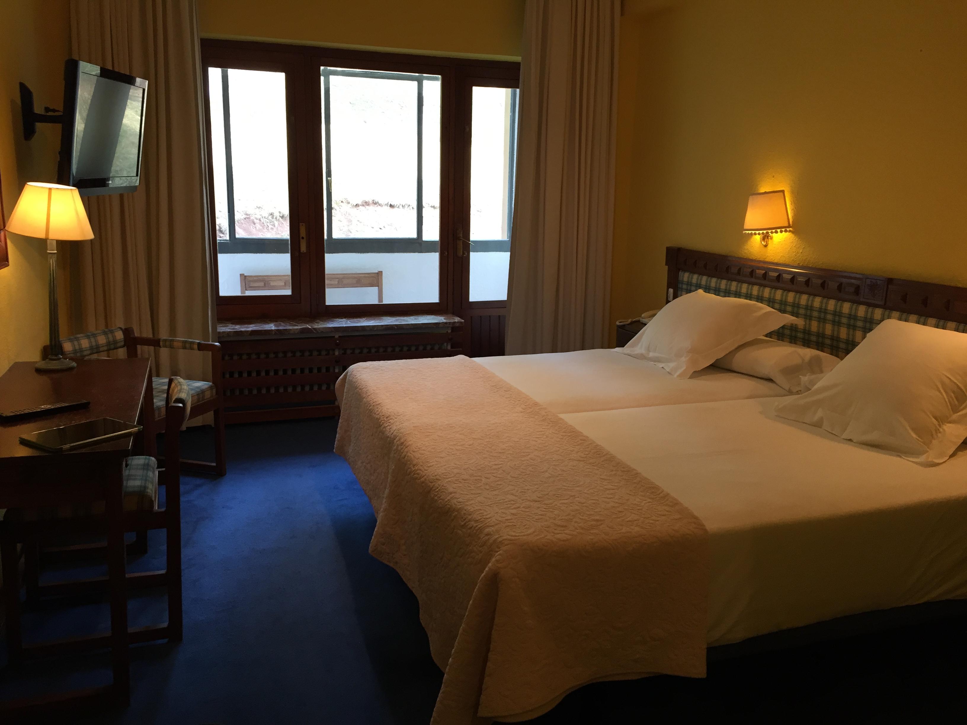Hotel Edelweiss Candanchú Eksteriør bilde