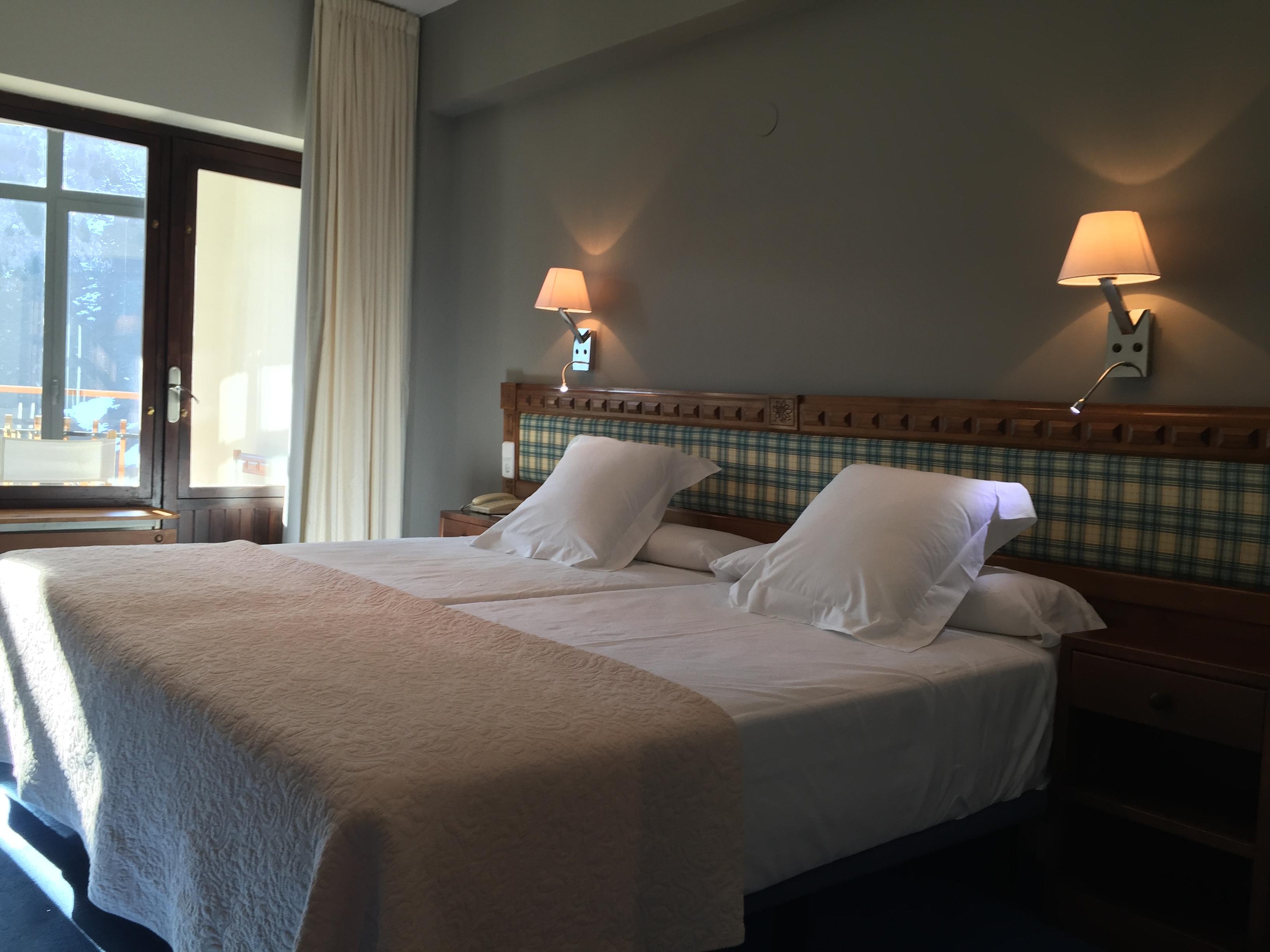 Hotel Edelweiss Candanchú Eksteriør bilde