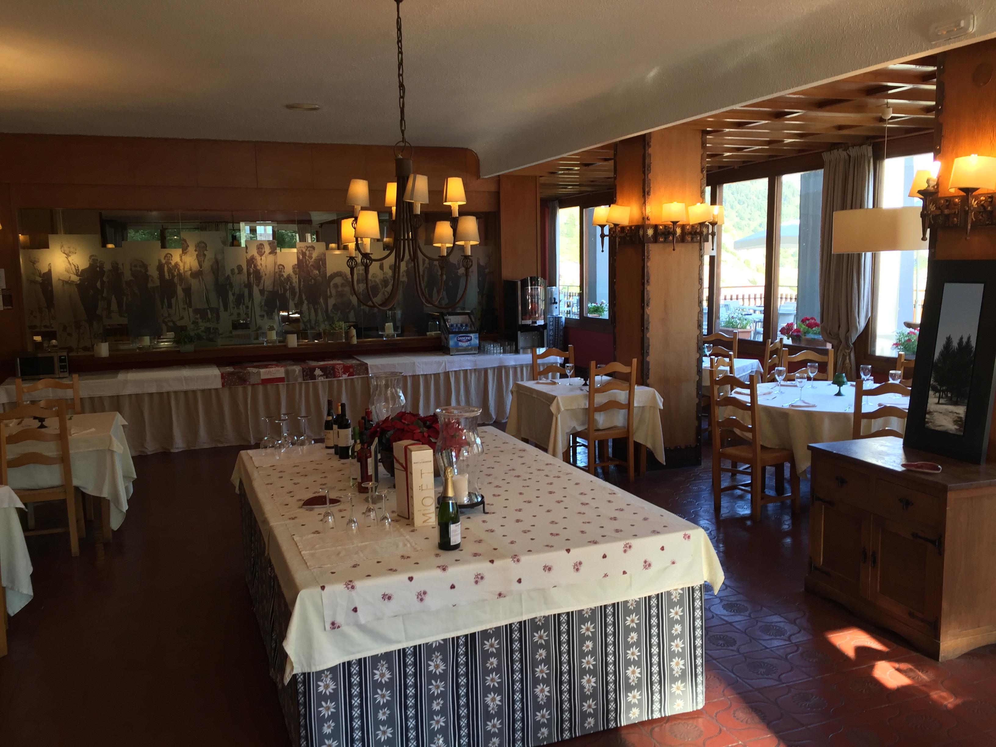 Hotel Edelweiss Candanchú Eksteriør bilde