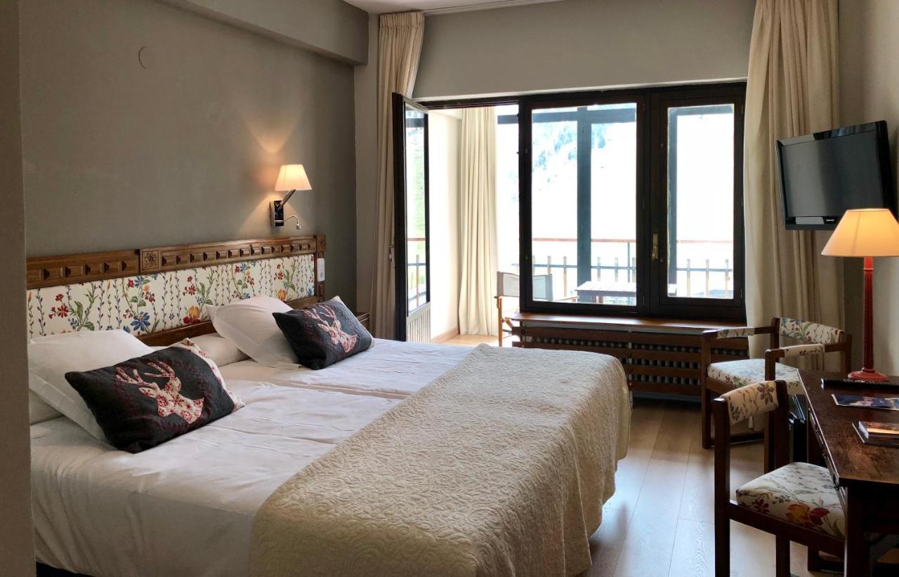 Hotel Edelweiss Candanchú Eksteriør bilde