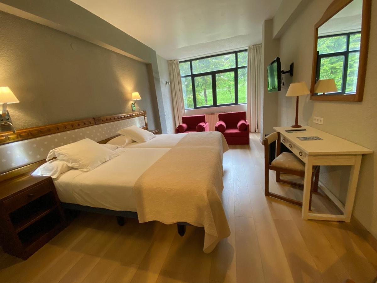 Hotel Edelweiss Candanchú Eksteriør bilde