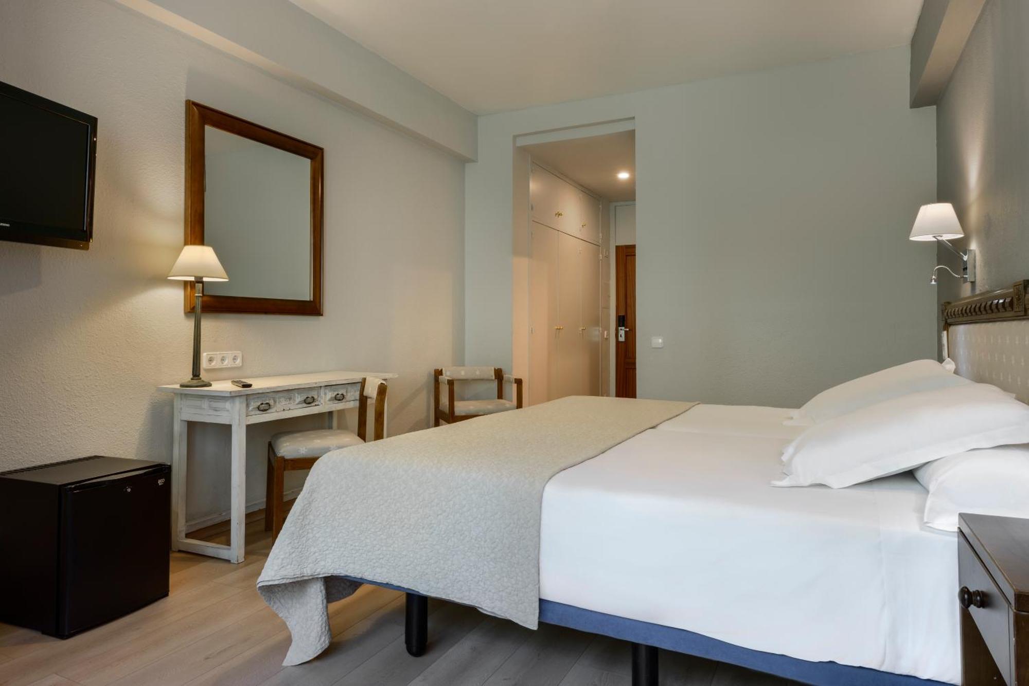 Hotel Edelweiss Candanchú Eksteriør bilde