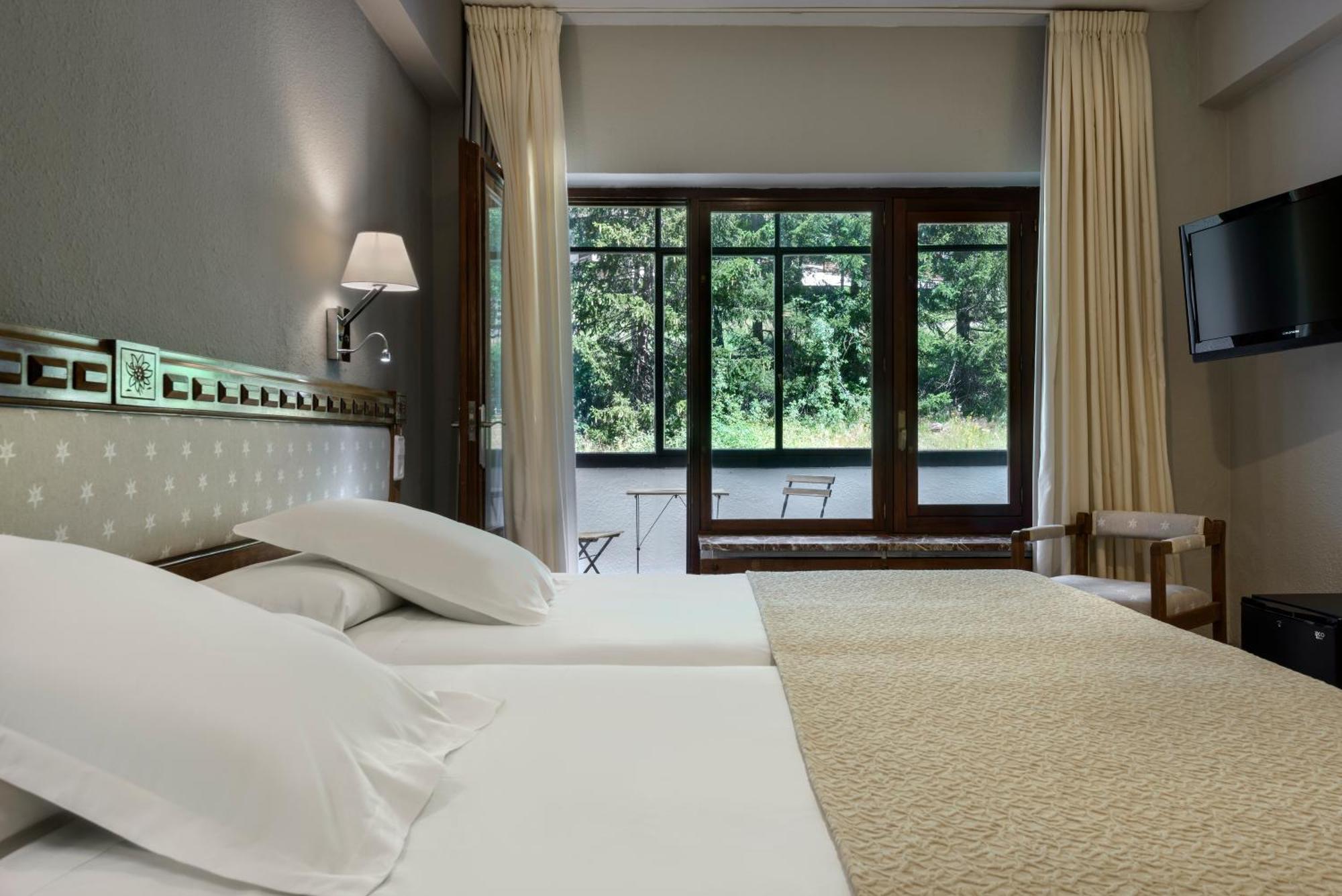 Hotel Edelweiss Candanchú Eksteriør bilde