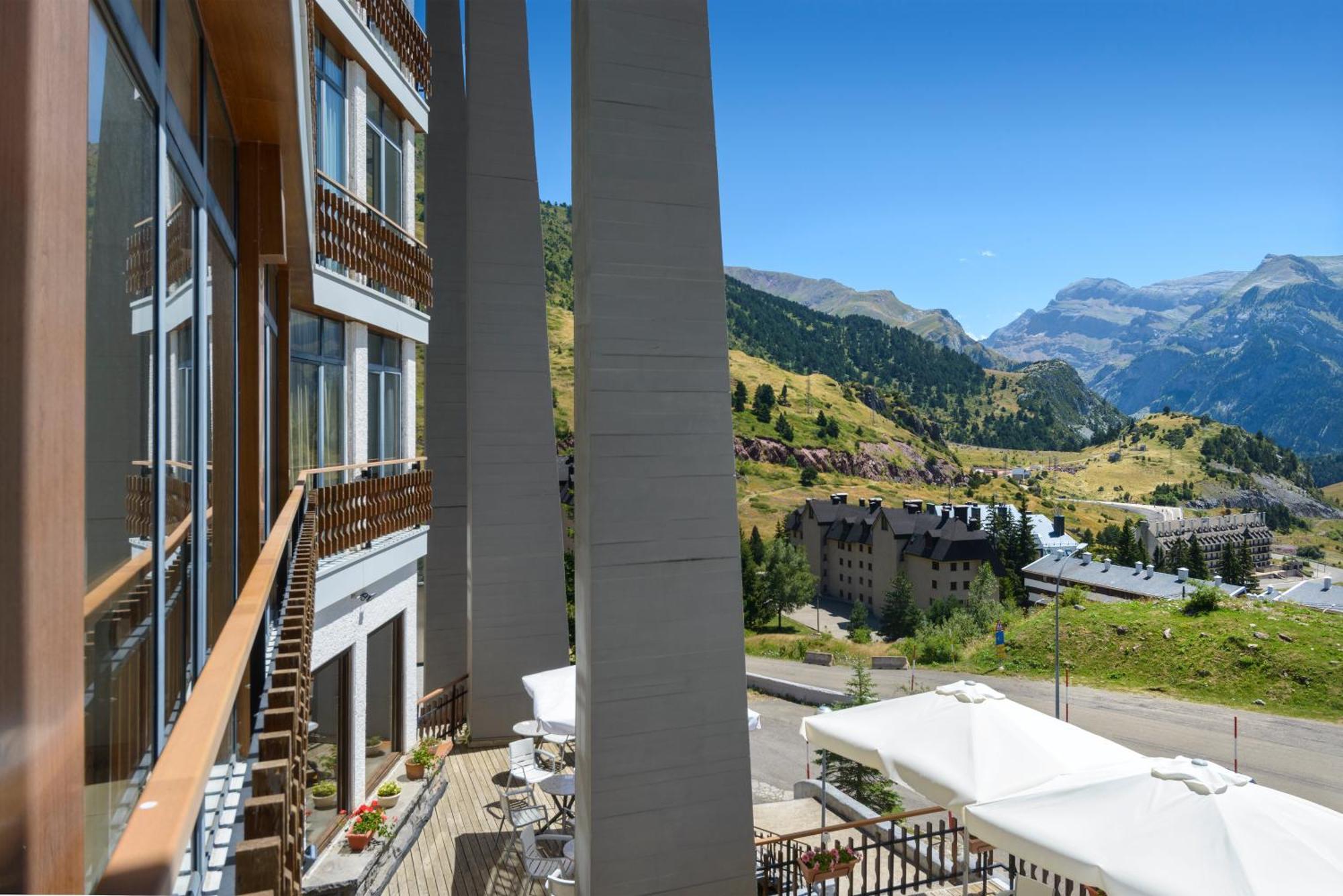 Hotel Edelweiss Candanchú Eksteriør bilde