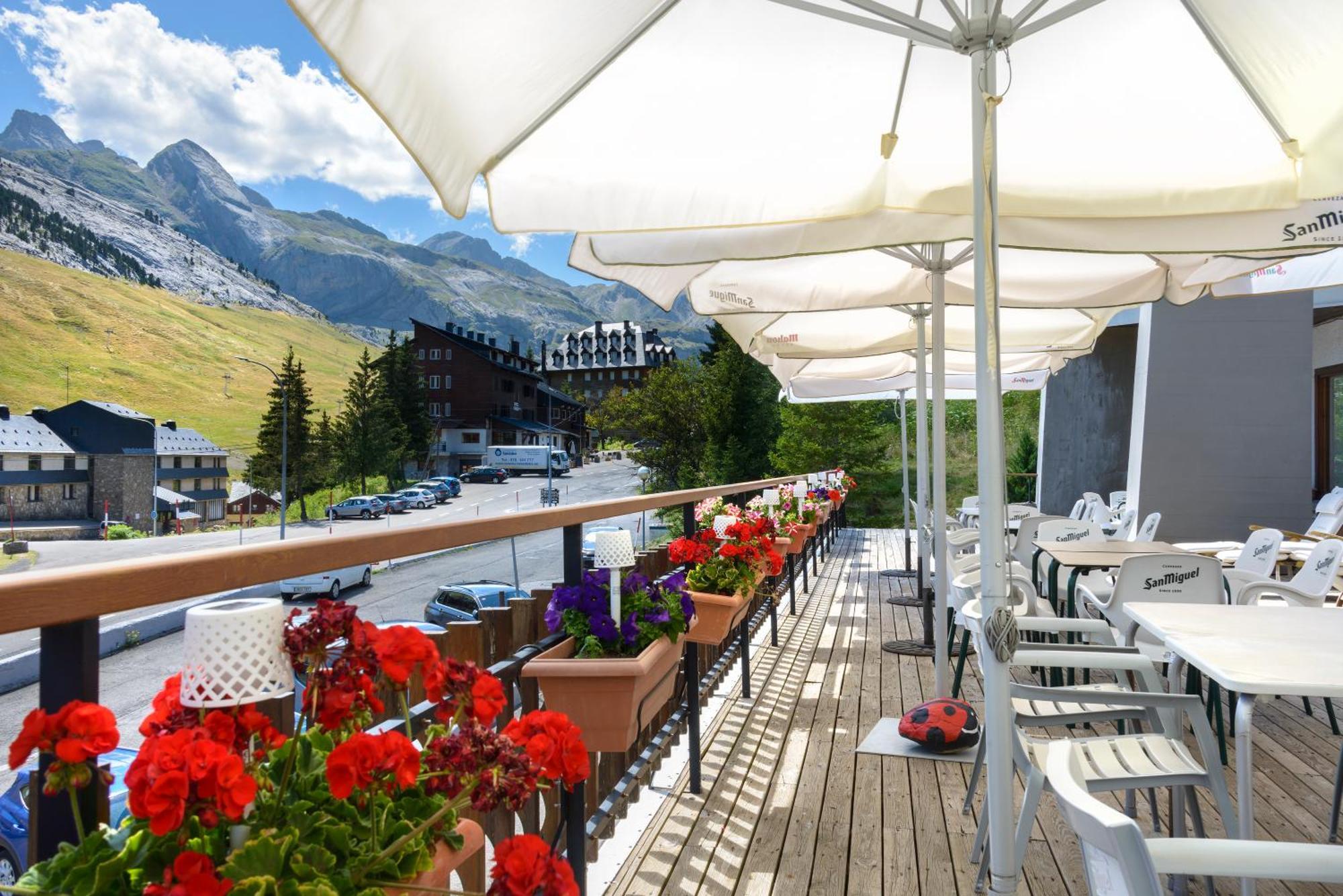 Hotel Edelweiss Candanchú Eksteriør bilde