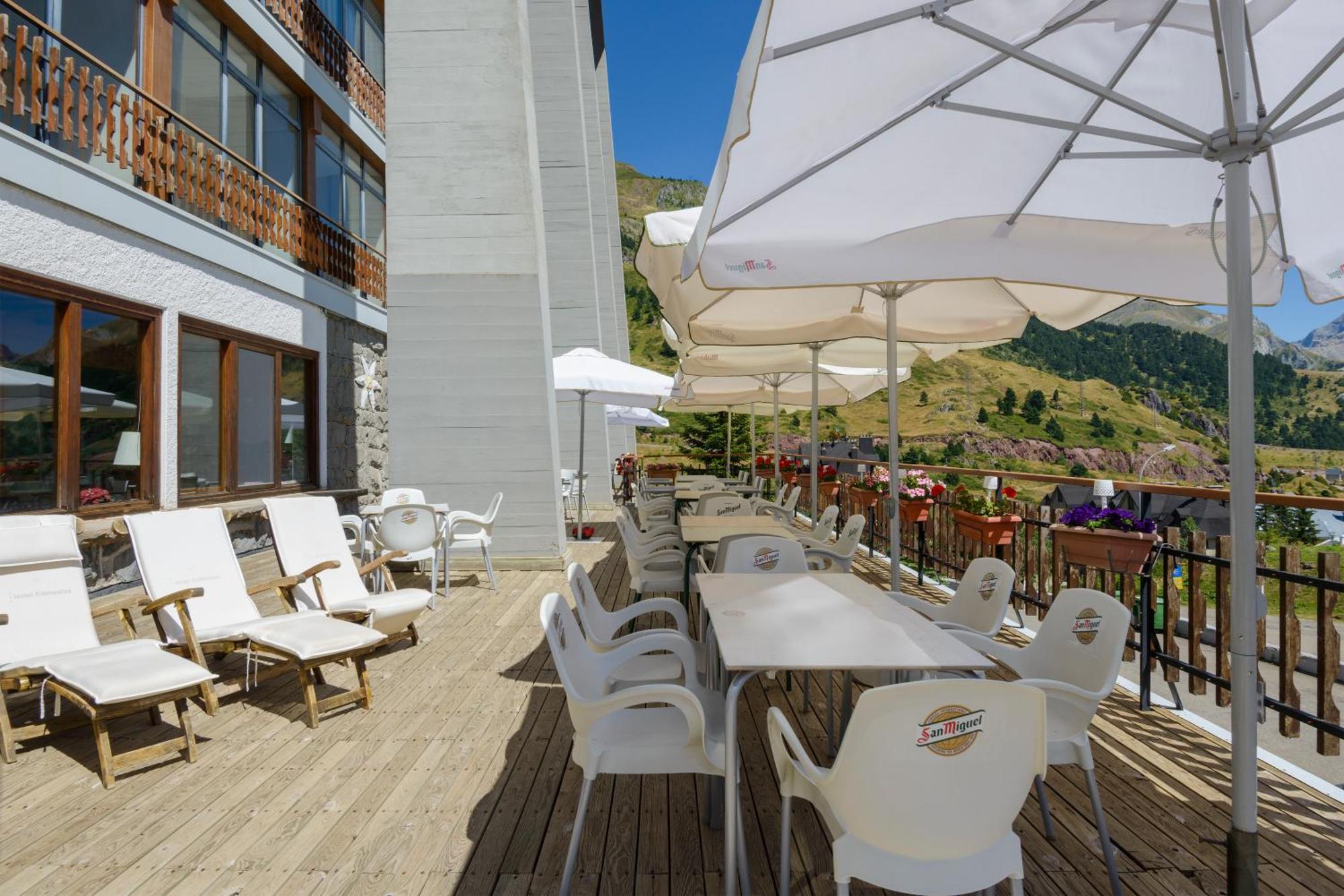 Hotel Edelweiss Candanchú Eksteriør bilde