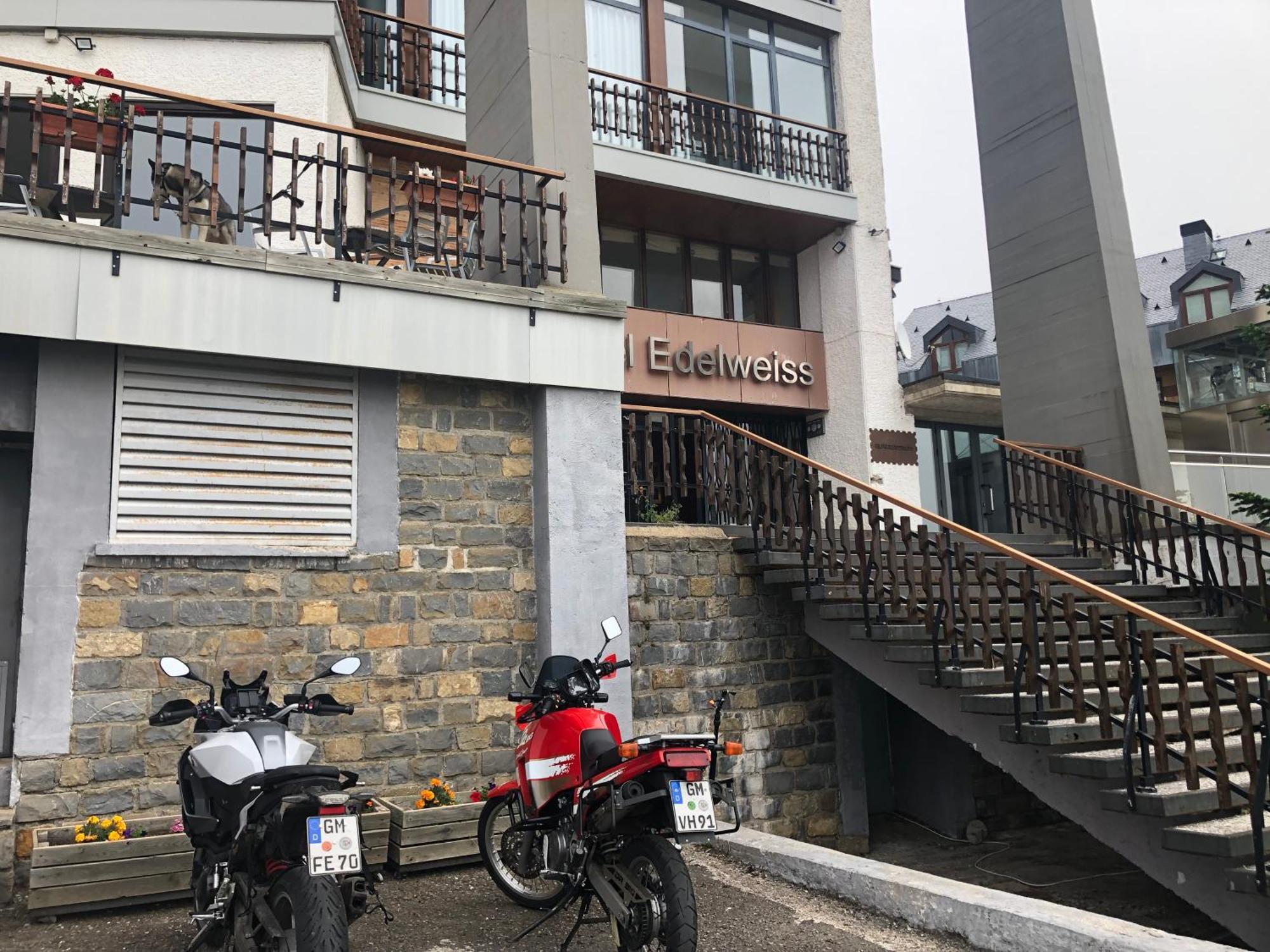 Hotel Edelweiss Candanchú Eksteriør bilde