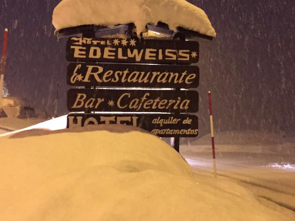 Hotel Edelweiss Candanchú Eksteriør bilde