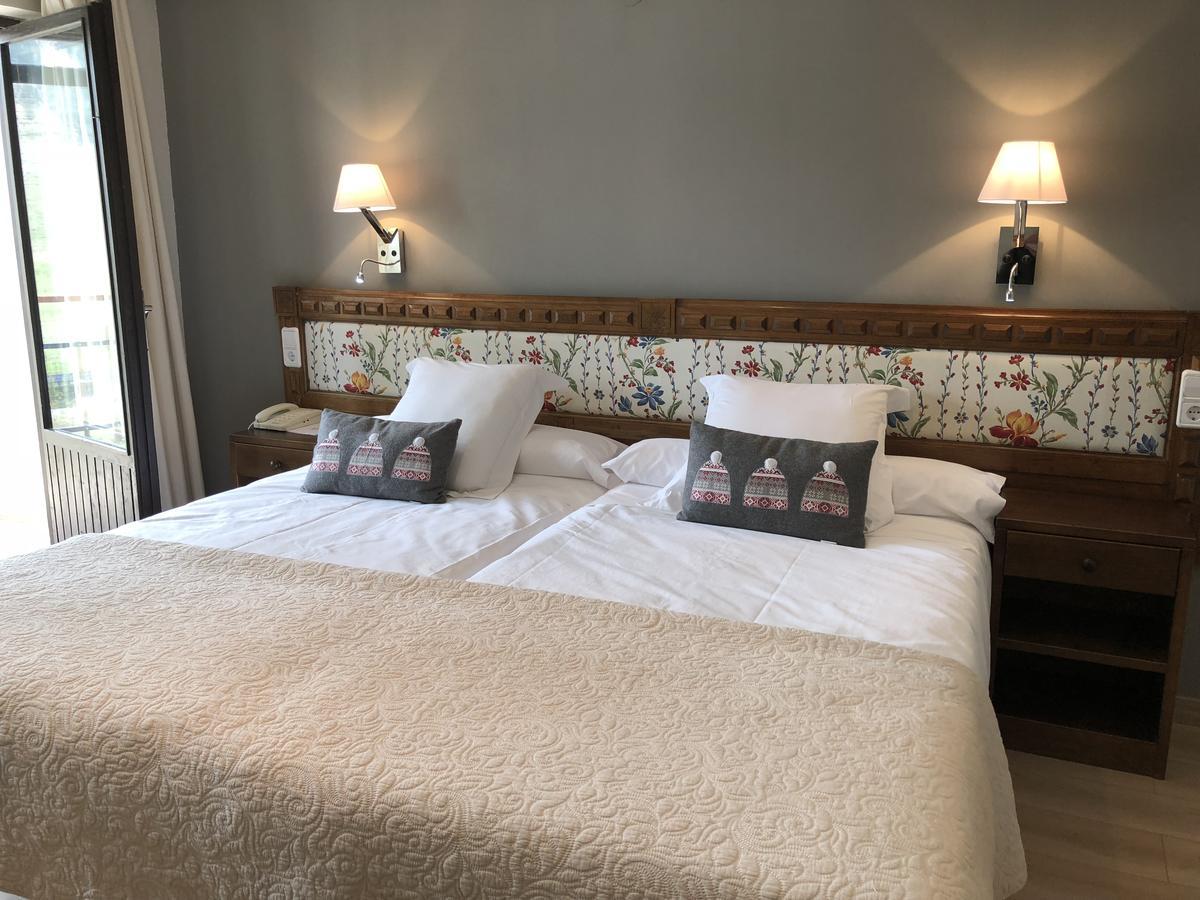 Hotel Edelweiss Candanchú Eksteriør bilde